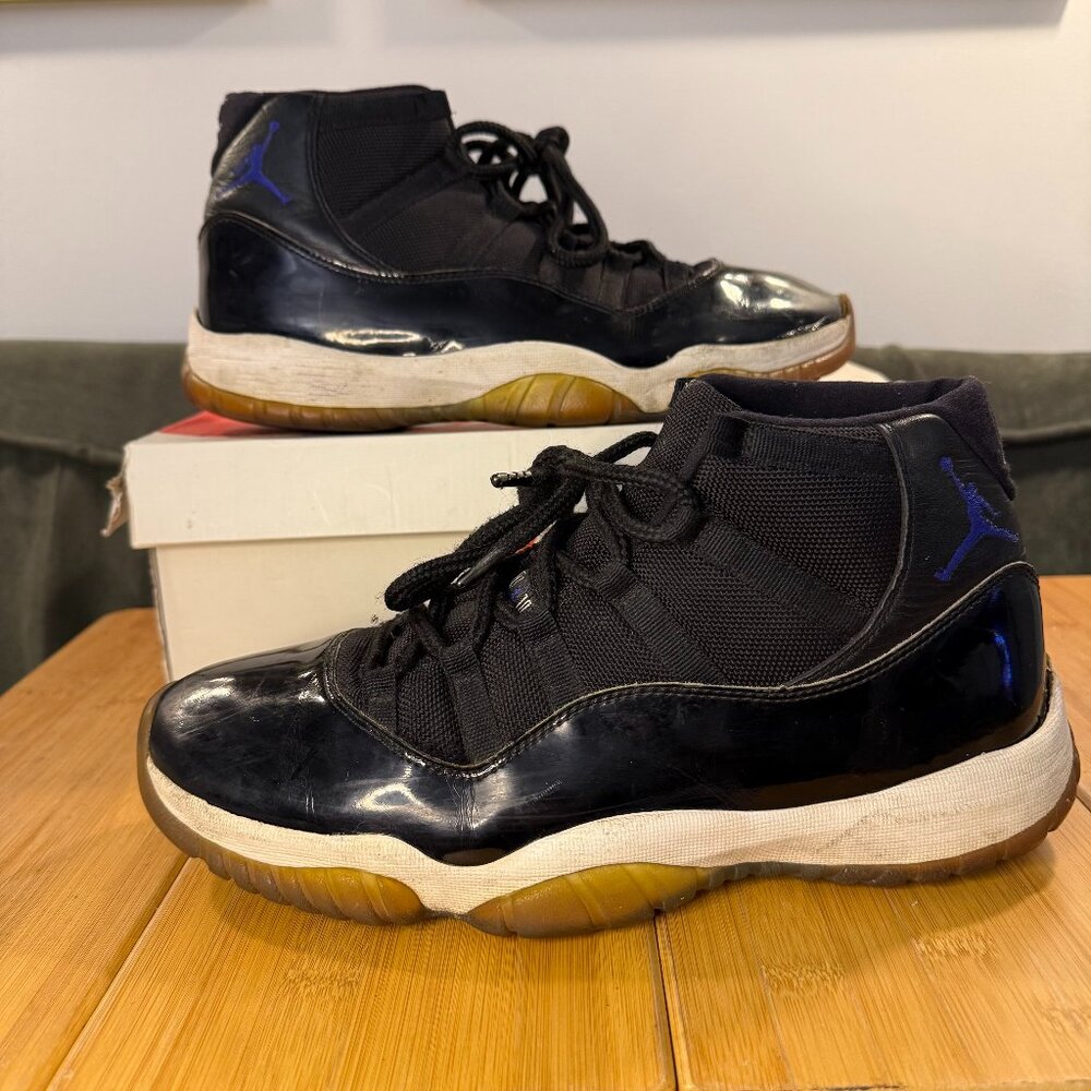 Air Jordan 11 Retro 'Space Jam' (2016), 378037-003